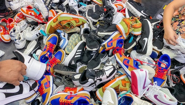 海外风向性平台裁员，国内市场潮鞋也炒不动了