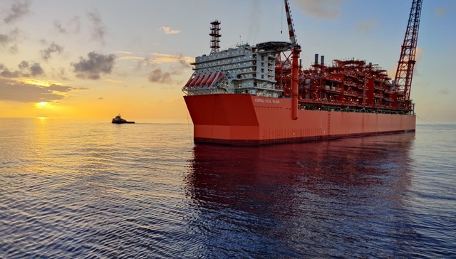 全球首个超深海浮式LNG项目投运