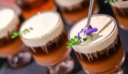 “新鸳鸯茶咖”越来越火？爆款卖出20万杯，甚至出现了专门赛