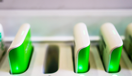 疯狂涨价的共享充电宝，为何一年亏4.3亿？