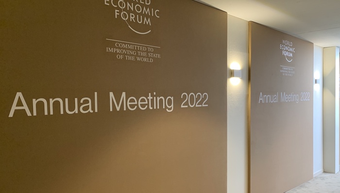 世界经济论坛大中华区主席：与“疫”同行近四年，我们学到了什么？