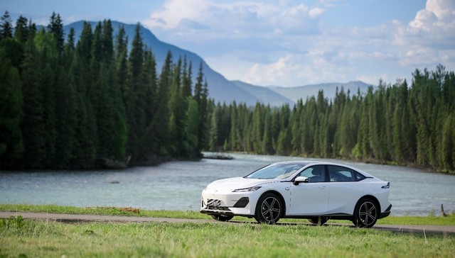 手握代差优势，深蓝SL03增程版或成燃油车终结者