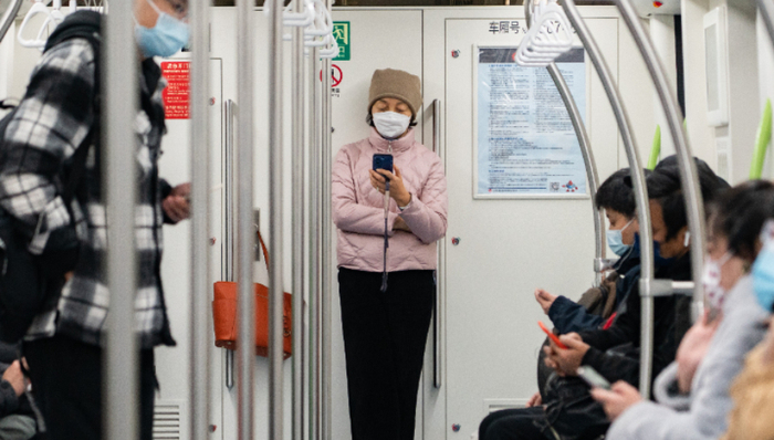 多地公交、地铁不再查验核酸，火车票预订量上涨