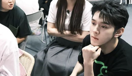 复出2个月，李佳琦捧“小号”上位