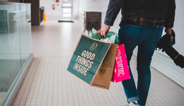 业绩“左手倒右手”，林小海要将高鑫零售带入何方？