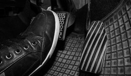 增加续航还是安全隐患，特斯拉事故引发单踏板模式再思考