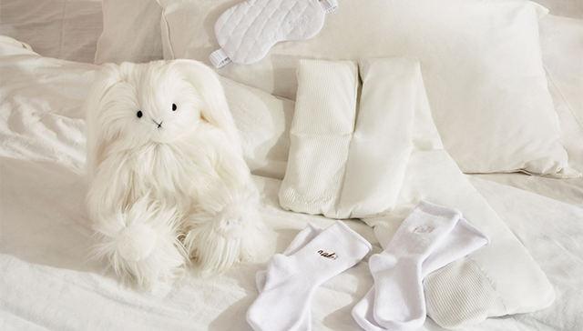 Delvaux经典包袋穿上节日盛装，欧阳娜娜发布生活方式品牌｜是日美好事物