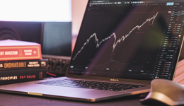 持续未见盈利，股价跌回上市初，微盟集团还能翻身吗？