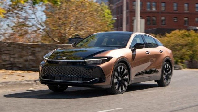 一周新车盘点 | 丰田皇冠跨界车型SportCross国内首发 奥迪RS e-tron GT正式开启预售