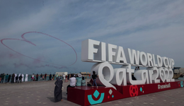 作为本届世界杯顶级赞助商，卡塔尔能源有多壕？