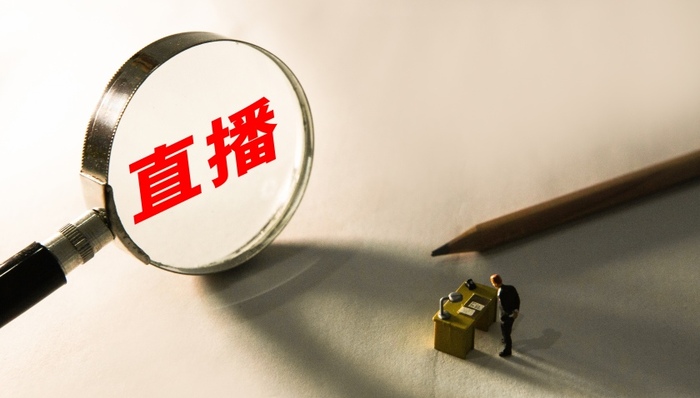 遭遇“打假”之前，“疯狂小杨哥”是如何疯狂起来的？