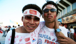 【圖集】證券廳里觀戰(zhàn)，茶坊里侃球：那些年，我們這樣看世界杯