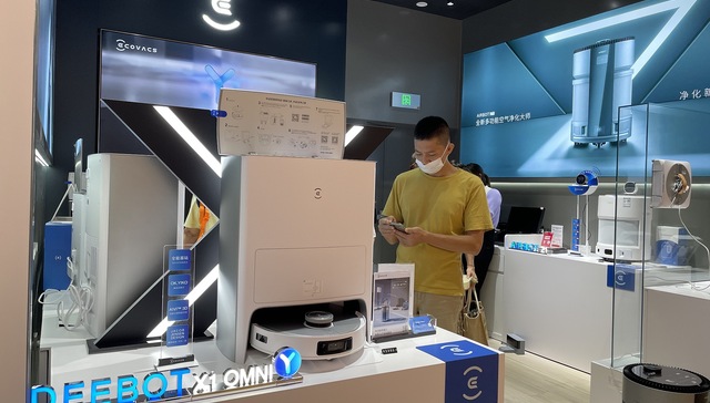 Robot vacuum prices rise, profits fall