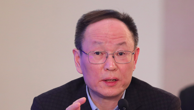 王一鸣：当务之急是尽快让经济增长回归到正常轨道