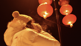 國(guó)產(chǎn)羽絨服的高端化熱戰(zhàn)，千元羽絨服能成時(shí)尚單品？