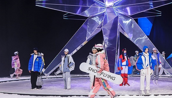 从一场大秀说起，雪中飞如何讲述羽绒服行业新故事？