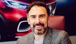 卡爾：中西交融，用更開(kāi)闊的視野做汽車設(shè)計(jì) | 老外講故事·海外員工看中國(guó)（81）