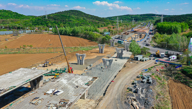 中国宏观经济论坛：建议明年财政赤字率提升至3%