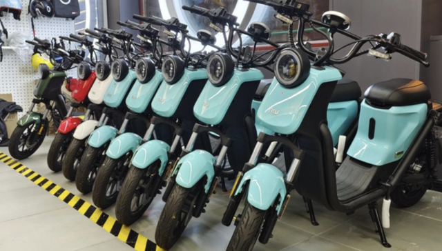 小牛电动车,锂电池,财报,投资,雅迪