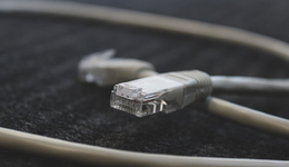 营收下降、亏损扩大，云赛道还能容下中小云玩家吗？