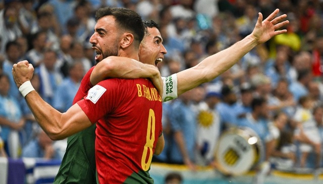 世界杯小组赛次轮收官，巴西、葡萄牙提前出线