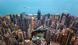 香港楼价创下近5年新低，港府表示暂无调整楼市政策计划