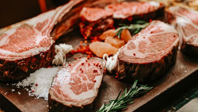 Stone Sal 言盐西餐厅首家分店亮相深圳，打造适合国人口味的干式熟成牛排 | 美味上新