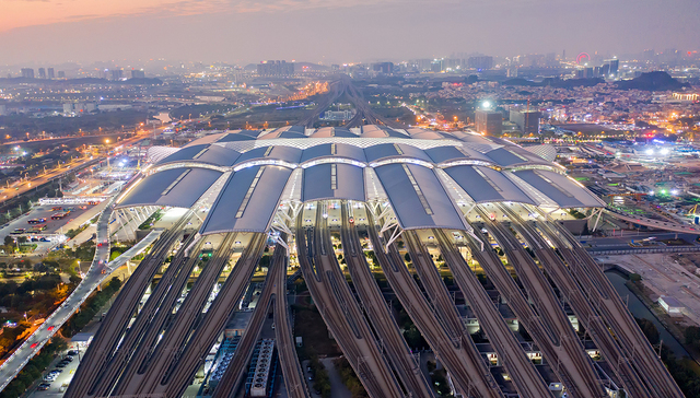 广州地区火车站正常运营，广州南站将增开列车