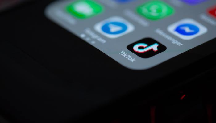 罗永浩打开TikTok新战事，交个朋友入局海外电商培训