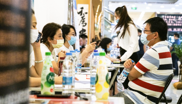 超八成青年相信“在基层大有可为”，加强基层职业建设正当其时 | 教育洞察