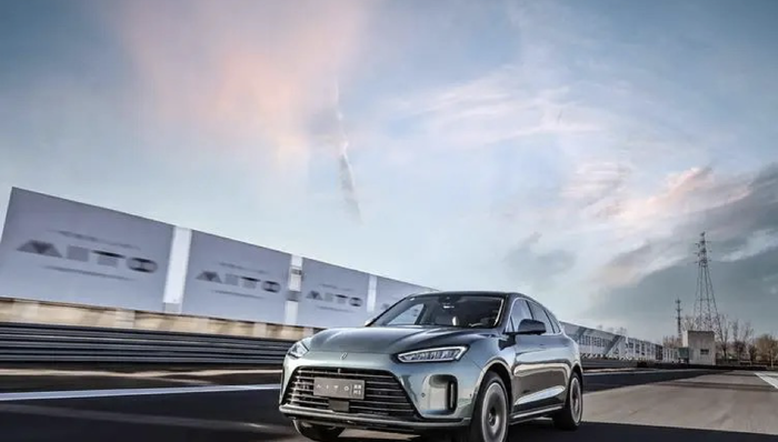 闪电快讯 | 11月交付量下滑3成 AITO问界跌落神坛？