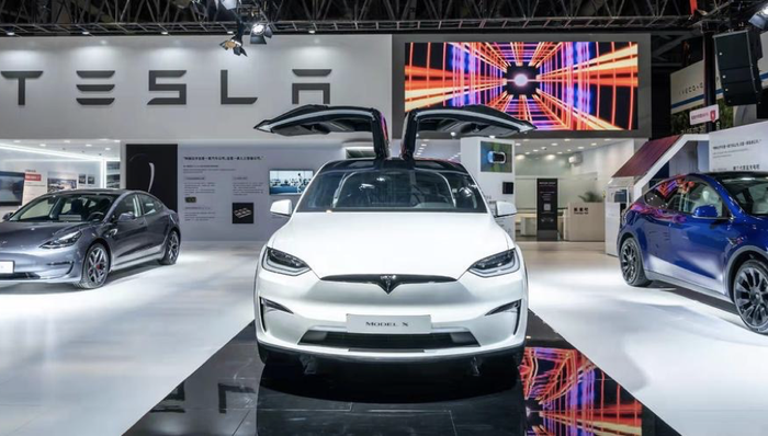 闪电快讯 | 特斯拉向百事交付首批电动卡车 马斯克称2024年产能将达到5万辆