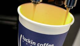 营业利润里首次突破两位数，瑞幸能否延续神话？