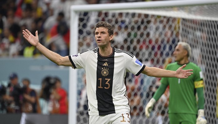 卡塔尔世界杯赞助7支球队已过半出局，阿迪达斯球衣售价腰斩