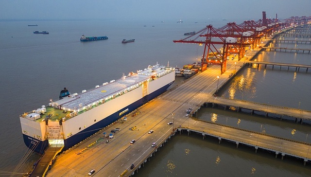 外需走弱、大宗商品价格下跌，11月中国进出口延续负增长