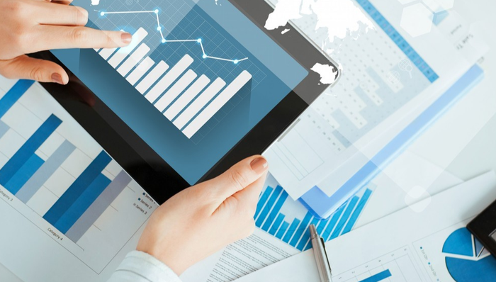 港股低开高走，恒生科技ETF基金（513580）上涨2.5%，阿里健康涨超8%