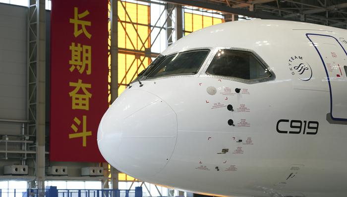 东航接收全球首架C919，国产大飞机民航商业运营迈出第一步