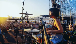 對(duì)話(huà)石璐：不只第一女鼓手，更是音樂(lè)創(chuàng)作人