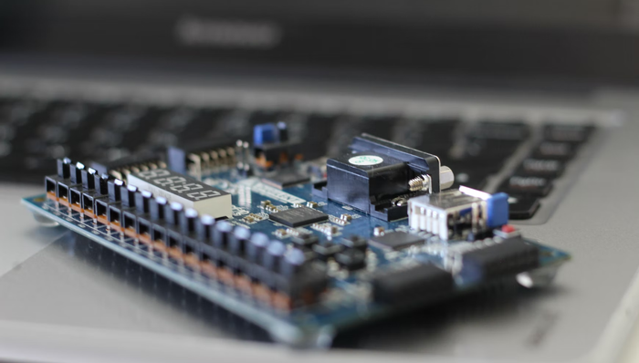 莱迪思切入中端FPGA领域，预计潜在市场翻倍