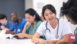 为避免陷入财政困境，英国部分新开医学项目仅招国际生