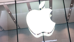 库克“认怂”？苹果造车8年追不上特斯拉，被曝降级又降价