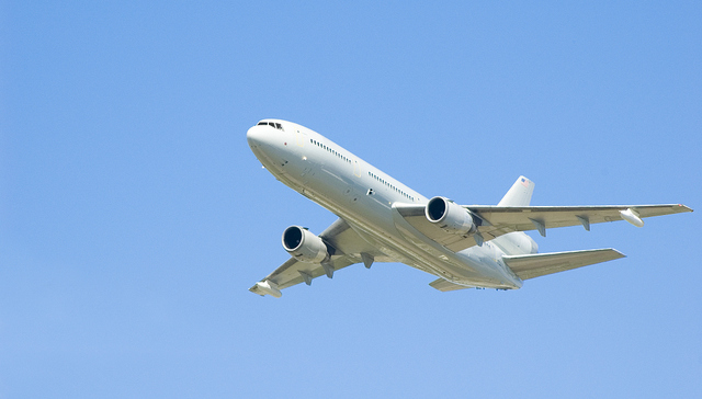 春运机票预订量环比增长近8.5倍，部分城市飞往三亚接近全价