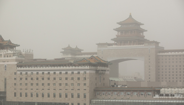 北京7年来首次在12月发布沙尘预警，北方沙尘预计2日后好转