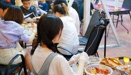 本地生活这一年，抖音如何抢美团“饭碗”？