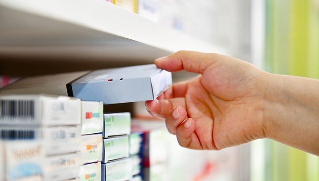 布洛芬、泰诺林等感冒退热药难买，药商称供需紧张不会长期持续