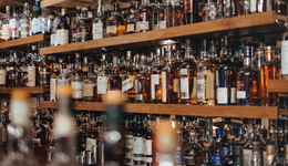 海伦司仍在山脚下