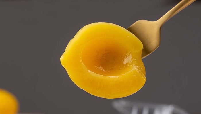 “发烧圣品”噱头让黄桃罐头遭疯抢，背后的中国黄桃产地跟着火了