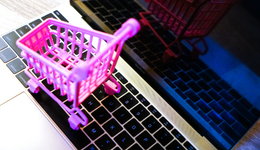 最冷双十二：李佳琦数据腰斩，李诞接起罗永浩的枪？