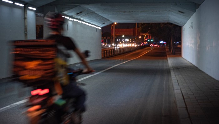 京东调集1000余名快递员支援北京，生鲜电商、外卖等平台多举措缓解运力问题