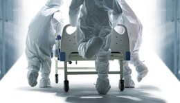 【观察】医疗系统迎大考：发热门诊空前承压，重症救治紧急“补课”